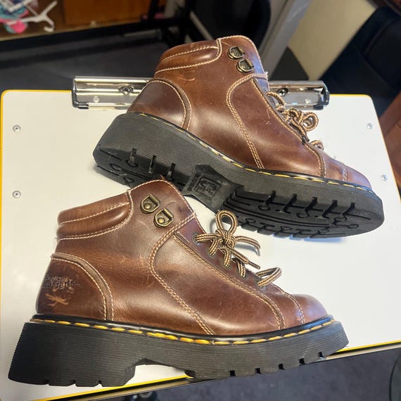 Darkセット Dr Martens VINTAGE 9352 Eye Leather Lace up Boots - Brown - 4 US