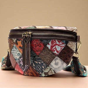 Bältesväska i äkta läder med lappmönster / Handgjord bohemisk axelremsväska för kvinnor / Tryckt sömdesign / Plånbok i äkta läder i slumpmässig färg