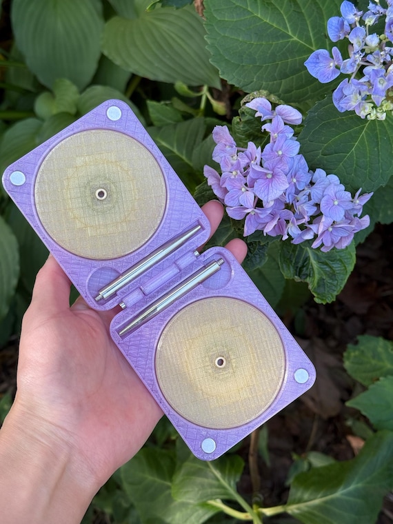 The Classic Travel Yarn Holder: Needle Tip Edition Smooth Yarn Spinner for Crochet Knitting Gifts