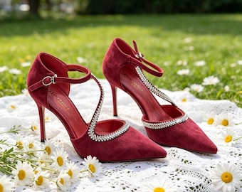 Maßgeschneiderte Einlegesohlen, Burgunder Wildleder T-Strap Pumps | Kristall verschönerte Stilettos | Valentinstag Hochzeit Heels