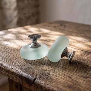 Sea Glass Cabinet Knob, Pebble Drawer Pull, Coastal Dresser Knob, Beach House Hardware, Ocean Inspired Furniture Knob, Unique Cabinet Handle