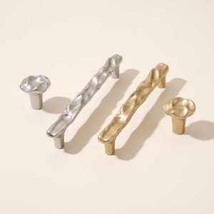 Organic Wave Cabinet Handles Modern Sculptural Drawer Pulls Luxury Kitchen Hardware Decorative Dresser Knobs Contemporary Furniture Accents