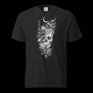 Floral Skull Crescent Moon Shirt, Dark Cottagecore Wildflower Graphic Tee, Witchy Alt Clothing, Comfort Colors Goth Gift