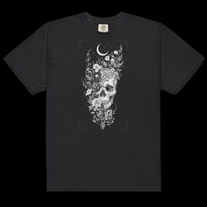 Floral Skull Crescent Moon Shirt, Dark Cottagecore Wildflower Graphic Tee, Witchy Alt Clothing, Comfort Colors Goth Gift
