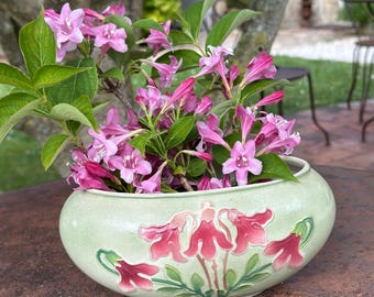 Saint-Clement Jardinière Vintage Saint-Clément K&G - Faïence Française Art Déco - Décor Lys en Relief Vert et Rose - Cache-pot demi-lune