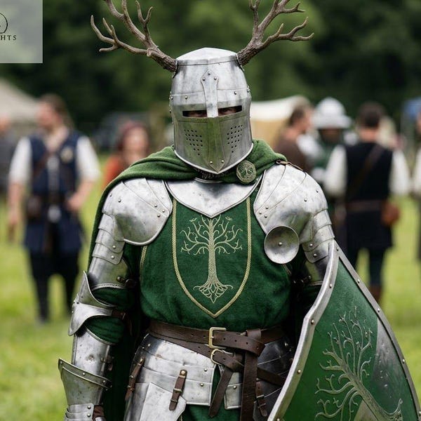 Traje de armadura de caballero de fantasía / Casco de asta, escudo de árbol y capa verde / Disfraz personalizado para hombre para feria renacentista / Disfraz para LARP