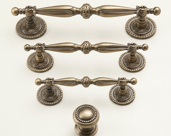 Antique Brass Cabinet Knob and Drawer Pull, Vintage Kitchen Cabinet Hardware, Decorative Dresser Handle, Rustic Furniture Pull