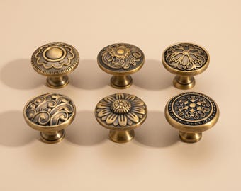 Juego de pomos de latón vintage para armarios, pomos antiguos para cajones, tiradores florales para cómodas, herrajes de cocina retro, tiradores de bronce para muebles.