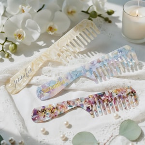 Custom Bridesmaid Name Comb, Personalized Bridal Shower Gift, Elegant Wedding Gift, Acetate Hair Comb, Birthday Gift,Gift for her,Graduation