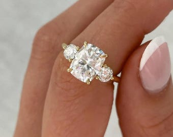 2 CT langwerpige kussengeslepen diamanten verlovingsring 14k goud, drie stenen bruidsring elegante trouwring tijdloze belofte cadeau voor haar
