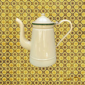Vintage cream enamel coffee pot with green trim – 1930s-40s