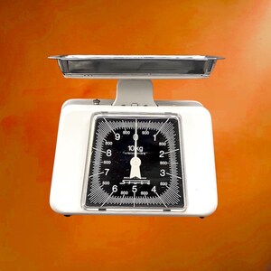 Stube Kitchen Scale in White Lacquered Metal – Germany – 1960s