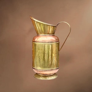 Jarra grande antigua de cobre martillado bicolor - década de 1940