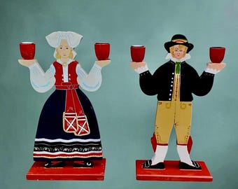 Paar IKEA Lizzie Velander Kerzenleuchter, bemaltes Holz, Schweden, 1980er Jahre, skandinavischer Folk-Vintage-Stil