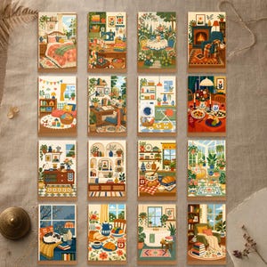Könnte beinhalten: Eine Sammlung von sechzehn rechteckigen Karten mit farbenfrohen Illustrationen verschiedener Innen- und Außenszenen, darunter Schlafzimmer, Küchen, Gärten und Wohnräume, angeordnet in einem vier-mal-vier Raster auf Stoff.