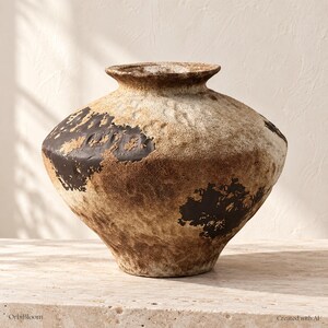 Vase en céramique Wabi Sabi fait main, poterie brune texturée pour une décoration intérieure rustique