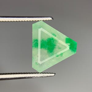 3.82 CT Emerald in Quartz cut gemstone, loose gemstone from Pakistan