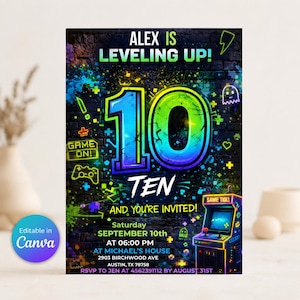 Op de afbeelding: Een verjaardagsuitnodigingskaart met een donkere bakstenen muurachtergrond met neonblauwe en groene verfspatten. De tekst luidt ALEX IS LEVELING UP! 10 TEN AND YOU'RE INVITED! Saturday SEPTEMBER 10th AT 06:00 PM AT MICHAEL'S HOUSE 2903 BIRCHWOOD AVE AUSTIN, TX 78758.