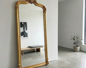 Grote gouden sierlijke houten spiegel – VOLONSKY "Feather 2"