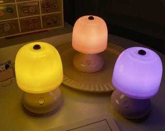 Lámpara de noche LED con forma de medusa, lámpara de escritorio, luz ambiental para dormitorio, mesita de noche, decoración para habitación infantil, luz para dormir.