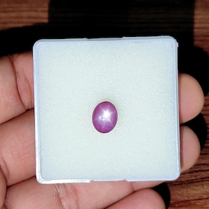 Natürlicher Rubin-Stern-Cabochon, oval, lose, 3,55 ct (9 x 7 x 5 mm), AAA+-Qualität, Edelstein für die Schmuckherstellung