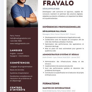 Op de afbeelding: Een professioneel cv met een foto van een lachende man in een blauw overhemd. Het cv bevat secties voor webontwikkeling, full stack development, systeembeheer en opleiding, met contactgegevens en vaardigheden.