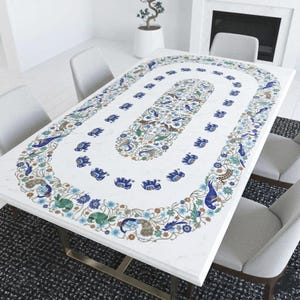 Mesa de jantar de luxo com incrustações de mármore branco – Mesa de jantar em mármore Pietra Dura – Tampo de mesa de mármore personalizado – Mesa de jantar de luxo em mármore feita à mão