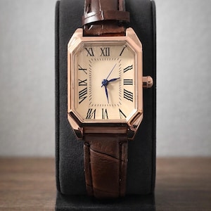 Reloj de mujer vintage con esfera rectangular, números romanos, oro rosa, correa de piel marrón con efecto cocodrilo, regalo elegante para ella.