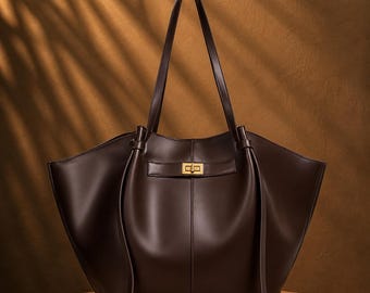 Bolsa tote marrom em couro vegano, minimalista, para ombro, grande, ideal para o dia a dia no trabalho.
