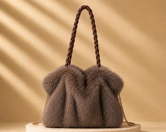 Bolsa de ombro feminina em pele sintética marrom, bolsa de pelúcia estilo ursinho, bolsa aconchegante para o inverno, bolsa feminina com design delicado, presente para ela.