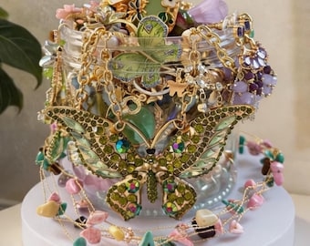 Gouden vlinder sieraden mysteriedoos, fairycore bloem mysterie sieradenpotje, vintage stijl groene bedelset, verrassingscadeau verjaardag voor haar