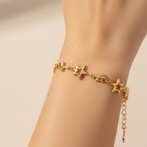 Armband med guldstjärna Fina himmelska smycken Minimalistisk kedja Present till henne