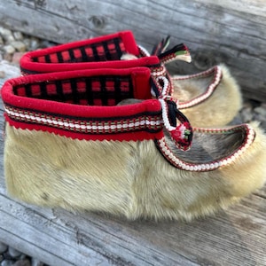 Vintage Scandinavian Reindeer Fur Moccasin Slippers | M Size 10-10.5, W 11.5-12 $_57.JPG?set_id=880000500F main image 3
