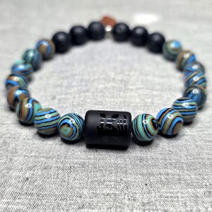 Pulsera de cuentas a rayas azules – Joyería elástica con piedras preciosas azul lago – Regalo único hecho a mano