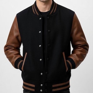 Herrjacka i ull med läderärmar, retro ytterkläder i collegestil