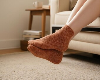 Knitted Women’s Socks Pattern | Cozy Ankle Socks with Rib and Moss Stitch