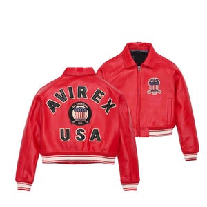 Puede incluir: Un juego de tres tazas de cer&aacute;mica con un acabado mate moteado. Las tazas son de color crema, gris claro y gris oscuro. Cada taza tiene un dise&ntilde;o simple y minimalista.