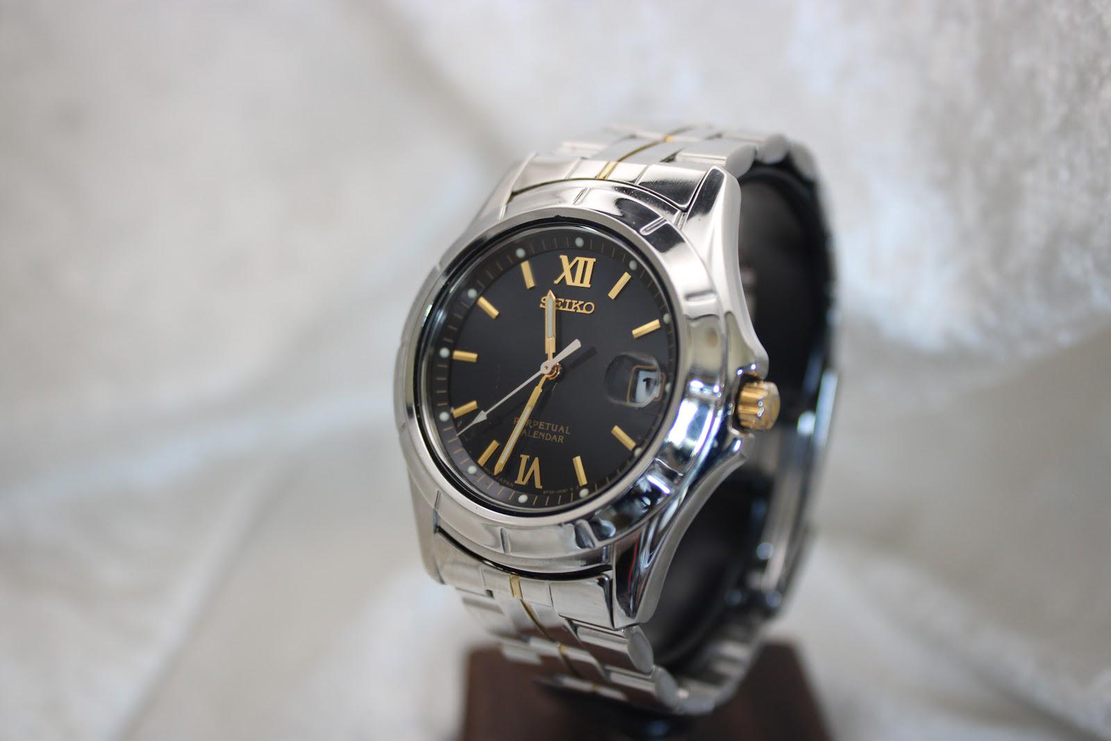 Seiko Perpetual Calendar 8F32-0079 Two-tone Stainless Steel Quartz