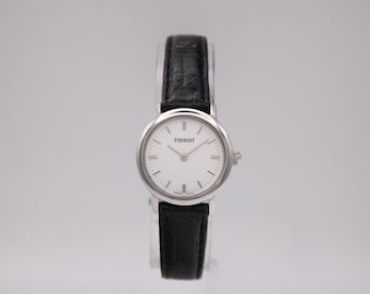 Montre à quartz suisse Tissot C226K pour femme, cadran blanc, bracelet en cuir noir