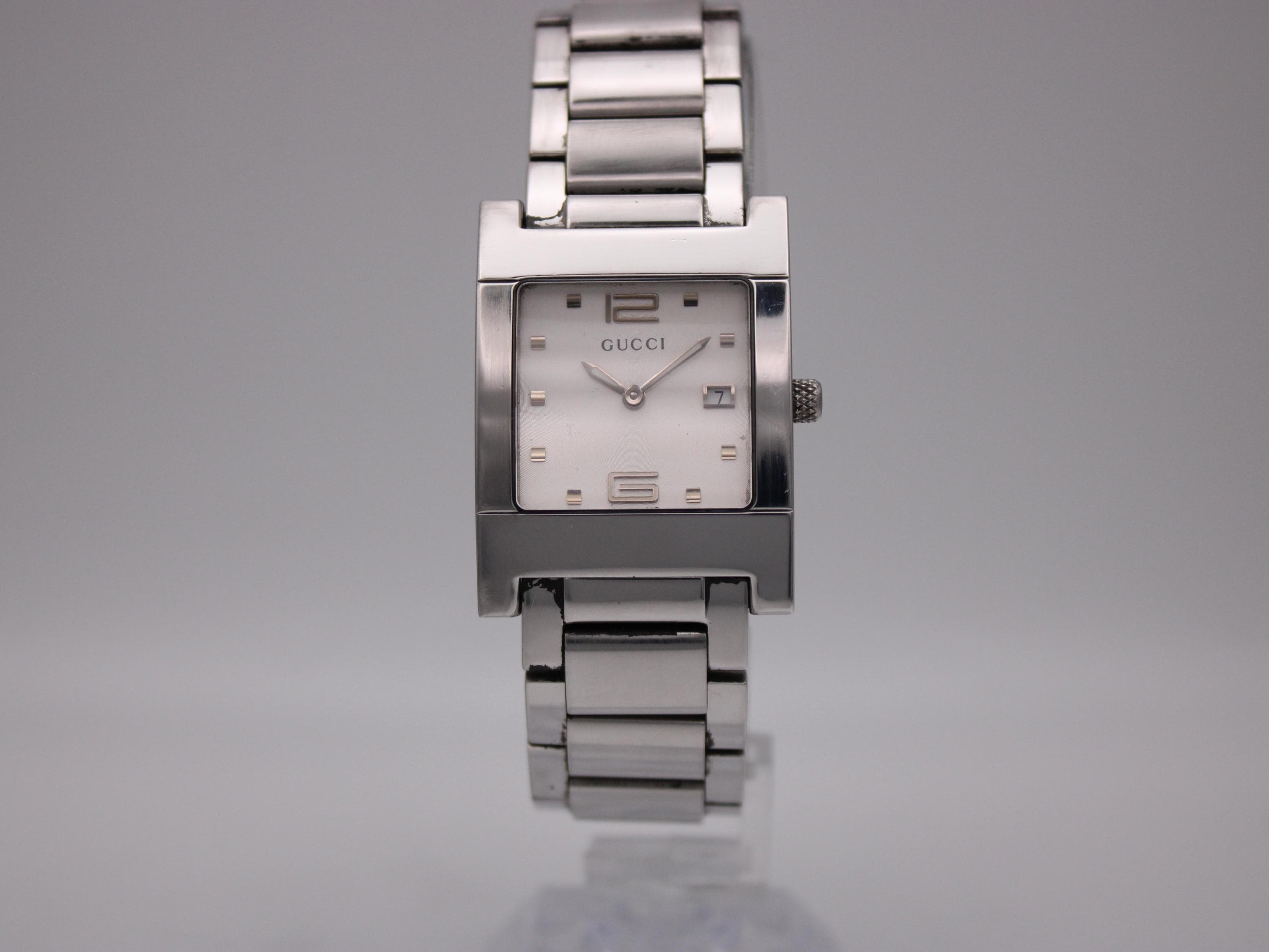 716 GUCCI グッチ　7700M スクエア　デイト　クォーツ　腕時計 Gucci 7700 M Square Stainless Steel Quartz Watch, White Dial
