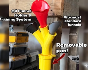 Puede incluir: Un soporte amarillo para embudos de aceite y sistema de drenaje con tres ranuras, que sostiene embudos rojos, negros y grises. El texto dice "Oil Funnel Holder & Draining System", "Fits most standard funnels" y "Removable pan!"