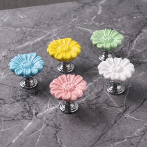 Flower Cabinet Knobs Ceramic Drawer Pulls Decorative Furniture Hardware Kitchen Cabinet Handles Vintage Dresser Knobs Unique Home Decor