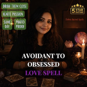 Puede incluir: Una mujer sonriendo, sosteniendo una bola de cristal, con el texto "AVOIDANT TO OBSESSED LOVE SPELL". El texto adicional incluye "DRAW THEM CLOSE", "IGNITE PASSION" y "SAME DAY PHOTO PROOF". También es visible una "5 STAR RATING".