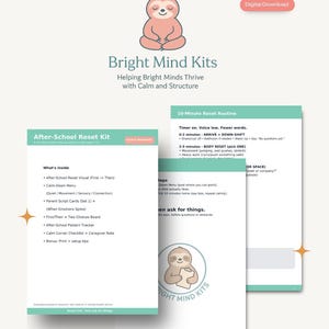 Op de afbeelding: Een witte keramische mok met een zwart handvat en de tekst "But First, Coffee" in een zwarte, vette letter. De mok staat op een wit oppervlak.