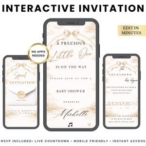 Może przedstawiać: Interaktywne zaproszenie na baby shower wyświetlane na trzech smartfonach. Projekt zawiera złote i kremowe odcienie z tekstem "A Precious Little One is on the Way". Zawiera licznik czasu i informacje RSVP.