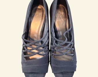IMPO Stretchiga Svarta Snörskor Med Klack, Peep Toe Pumps Dam Storlek 8 Mellanhäl Komfort S
