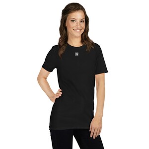 Casta Gansa QR · ¿Quedamos? · Camiseta unisex negra.