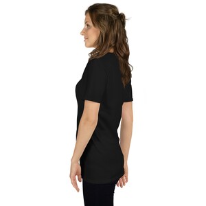 Casta Gansa QR · ¿Quedamos? · Camiseta unisex negra.