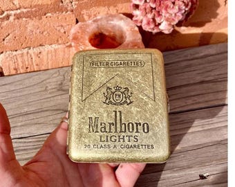 Vintage Engraved Marlboro Cigarette Case Retro Camel Zippo Collection Chic Luxury Personalized Gift Home Art Unique Cigarette Cigar Ads Old