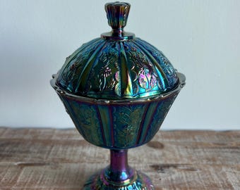 Vintage Amethyst Blau Karneval Glas Candy Teller mit Deckel Sockel Kompott irisierende Blumen Glasschale 9 "hoch